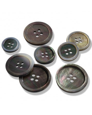 Mother of Pearl Button 24039